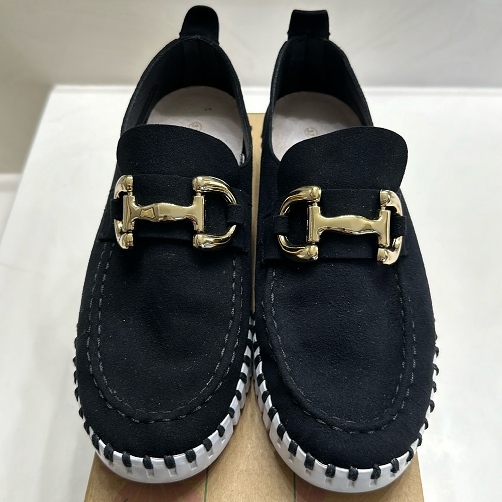 COPY - Isle Jacobsen Black Tulip slip ons. Great used condition. Size 7